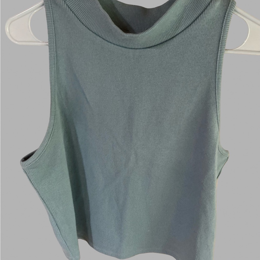 Sleeveless Ribbed mock turtleneck Crop Tank in Green